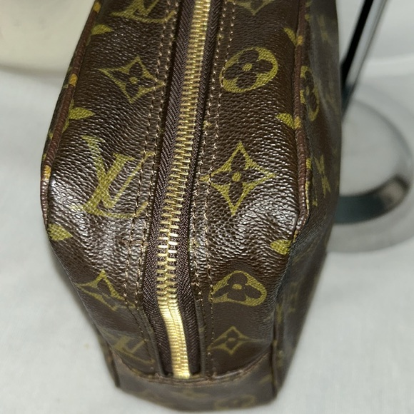 Louis Vuitton Monogram Trousse Toilette 28 - Picture 6 of 12
